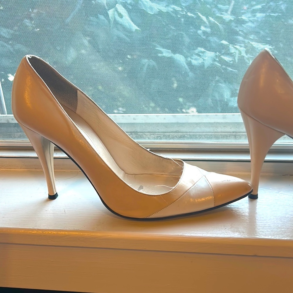 Marc Jacobs beige and white stilettos